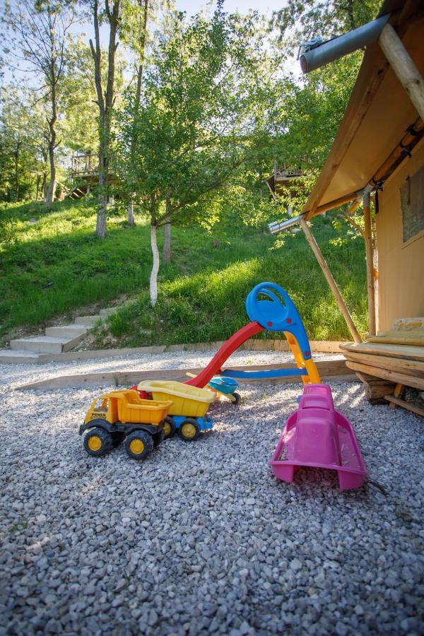 فندق Glamping Bagrem Jablanica المظهر الخارجي الصورة