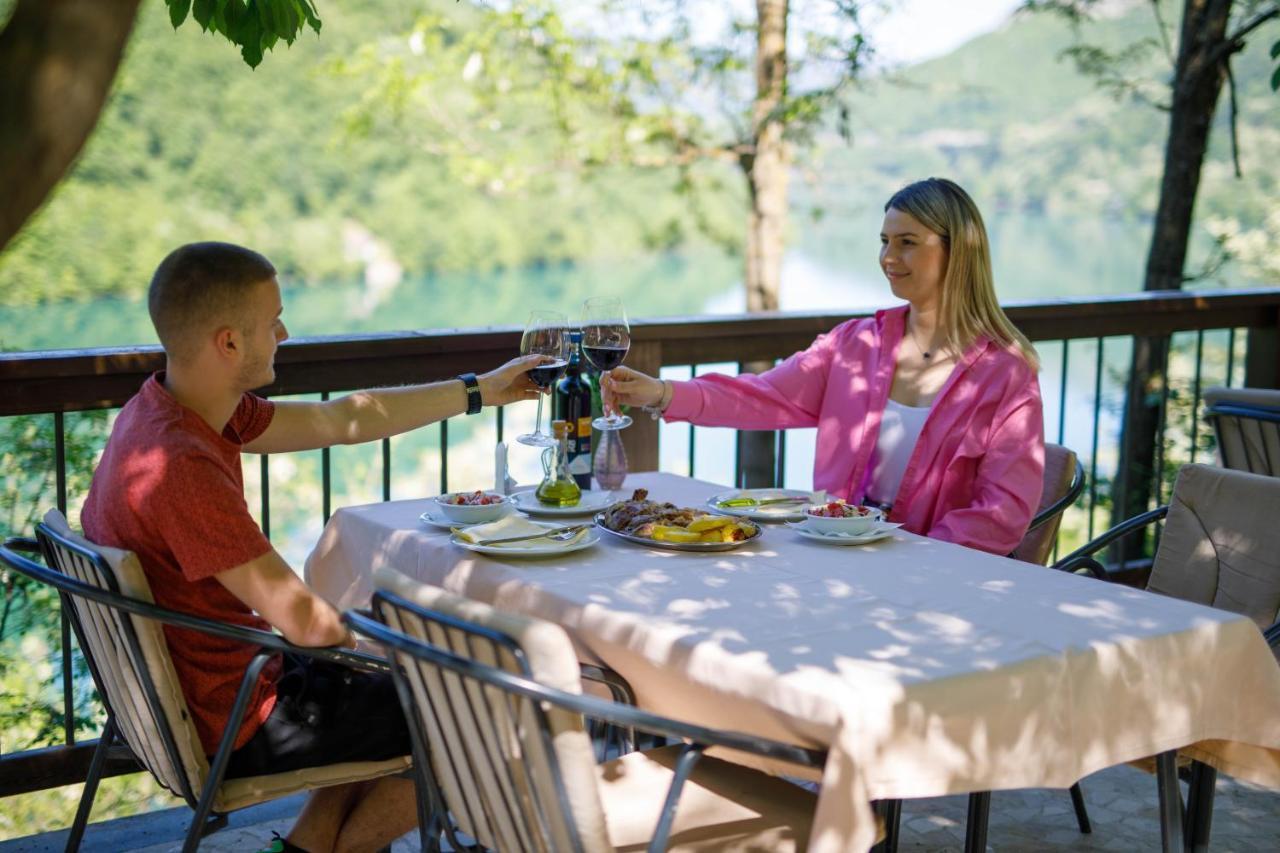 فندق Glamping Bagrem Jablanica المظهر الخارجي الصورة