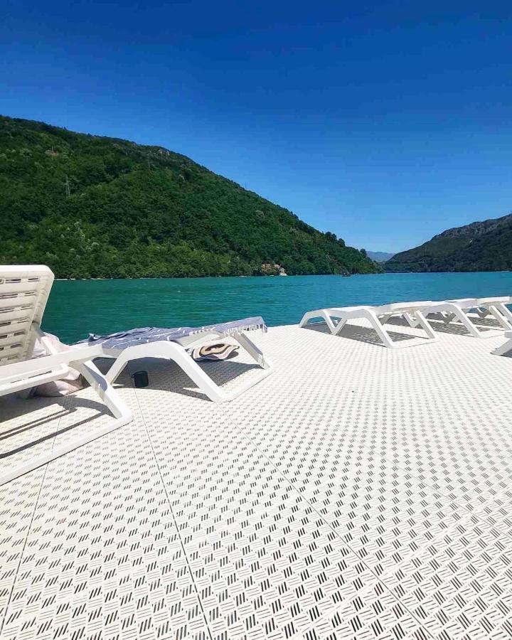 فندق Glamping Bagrem Jablanica المظهر الخارجي الصورة