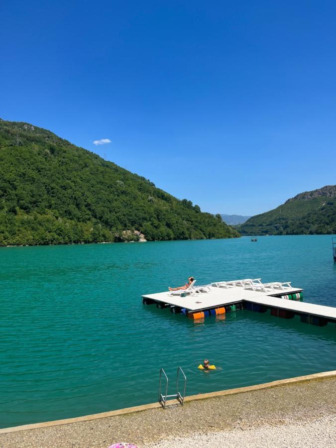 فندق Glamping Bagrem Jablanica المظهر الخارجي الصورة